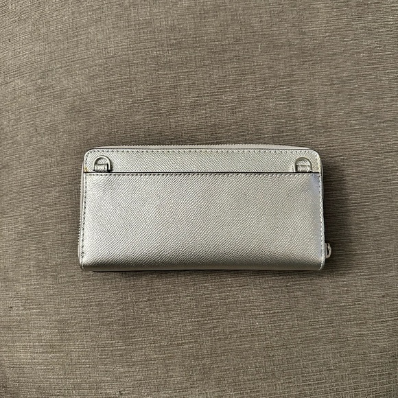 Michael Kors convertable clutch crossbody bag - Picture 5 of 5